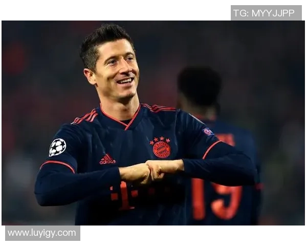 莱万转投巴萨引发拜仁球迷愤怒声讨称其忘恩负义